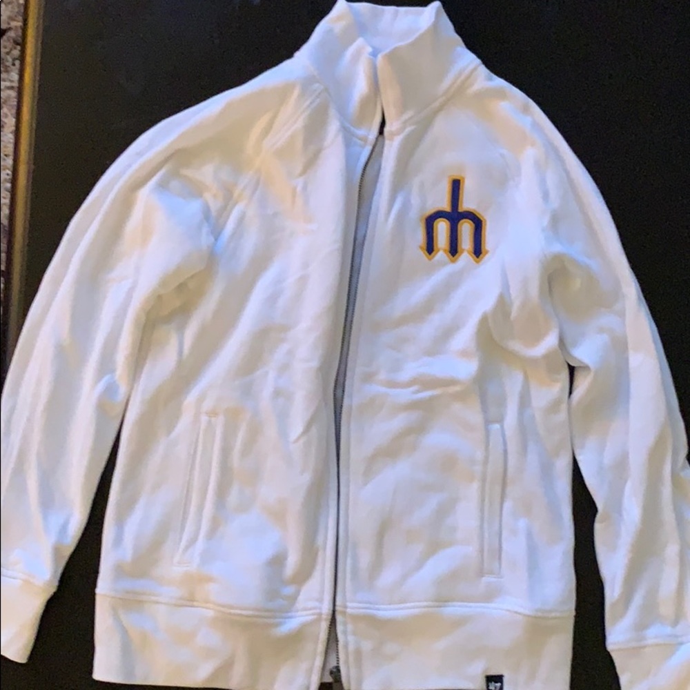 Mariners zip up Women’s
